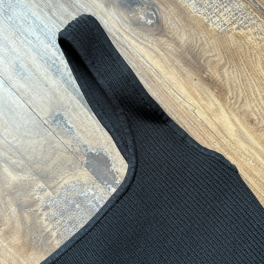 Aritzia Black Ribbed Tank Top - Picture 2 of 4
